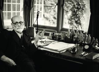 DANS LE SILLAGE DE FREUD : LA MYTHOLOGIE PSYCHANALYTIQUE