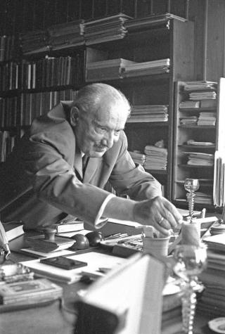 DANS LE SILLAGE DE HEIDEGGER : LE HERAUT DU NAZISME