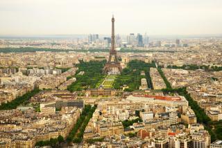LE RECUEIL DE PARIS : UN MONUMENT A LA FERRAILLE